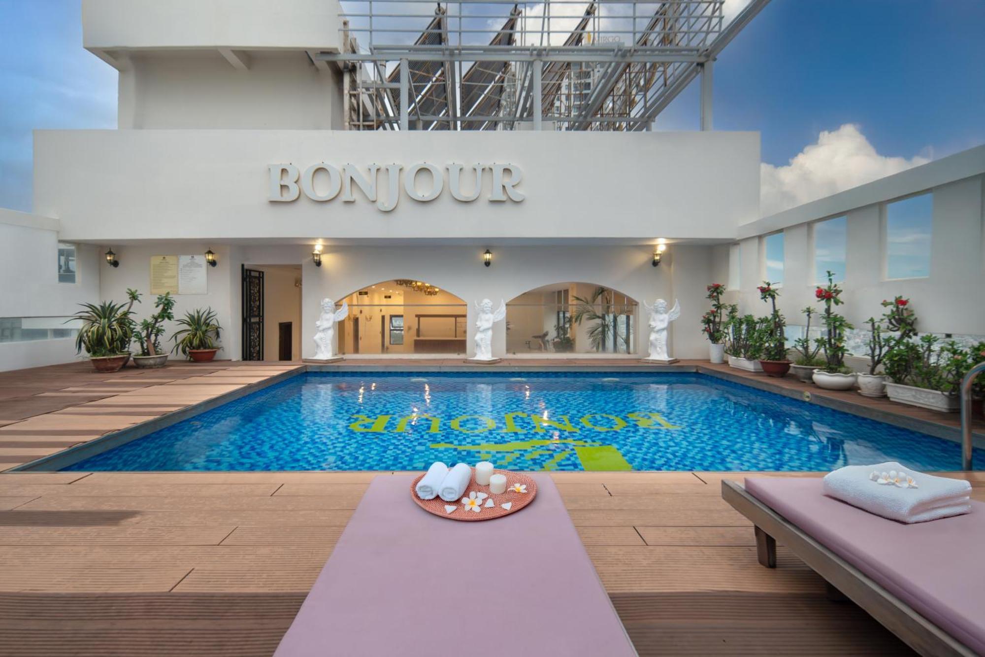 Bonjour Nha Trang Hotel Екстериор снимка