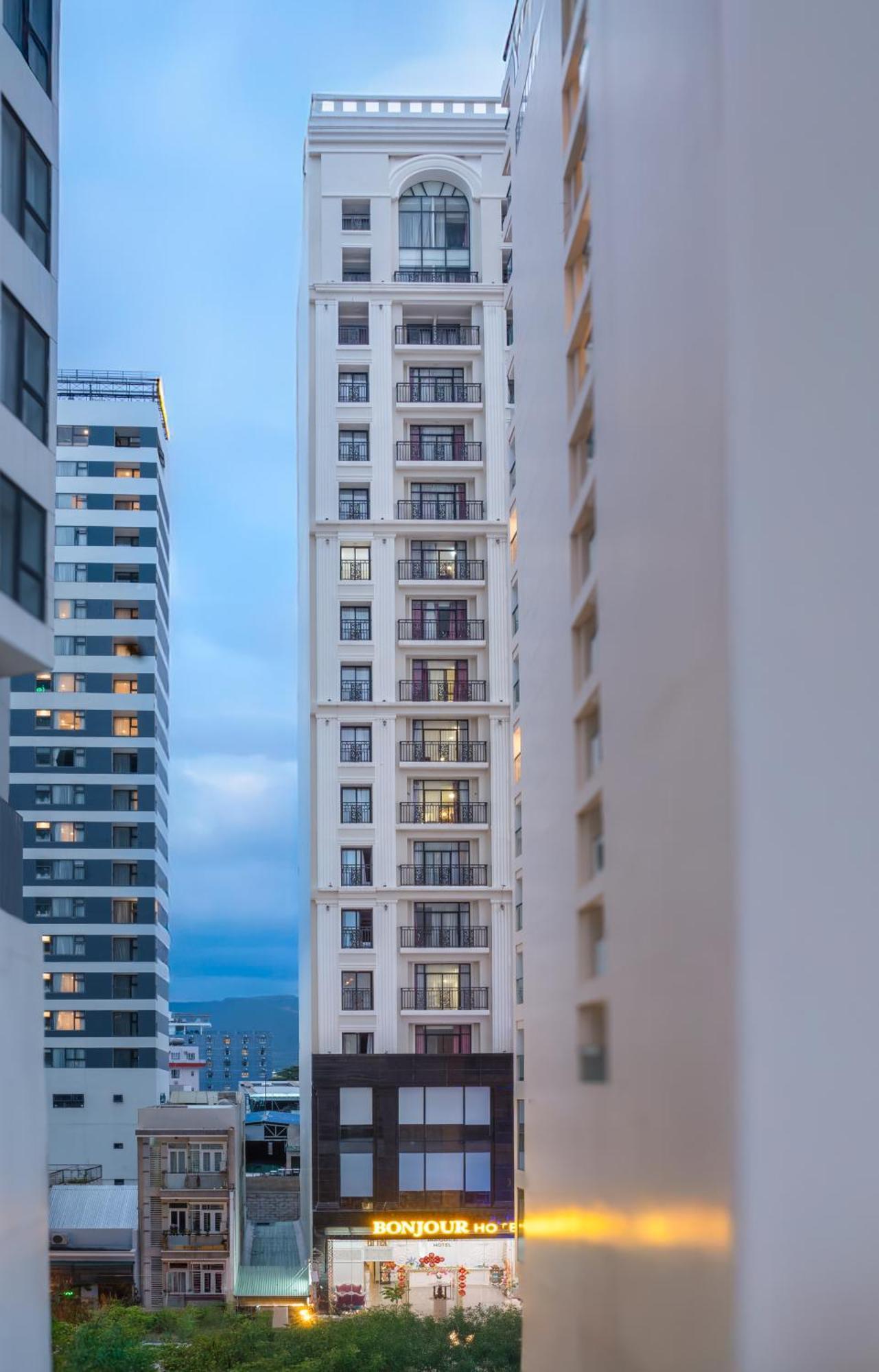 Bonjour Nha Trang Hotel Екстериор снимка
